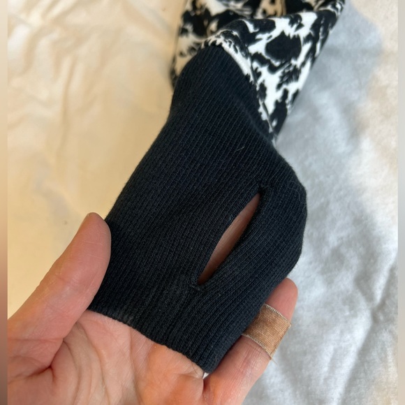 Black and White Lululemon hoodie scuba - Picture 9 of 12